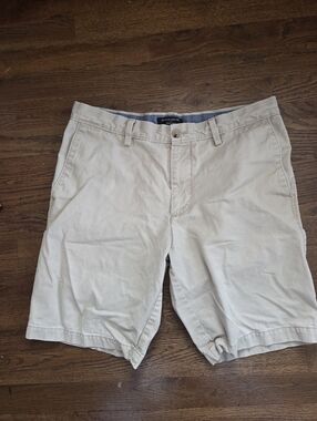 Banana Republic Mens 31 Aiden Shorts Khaki